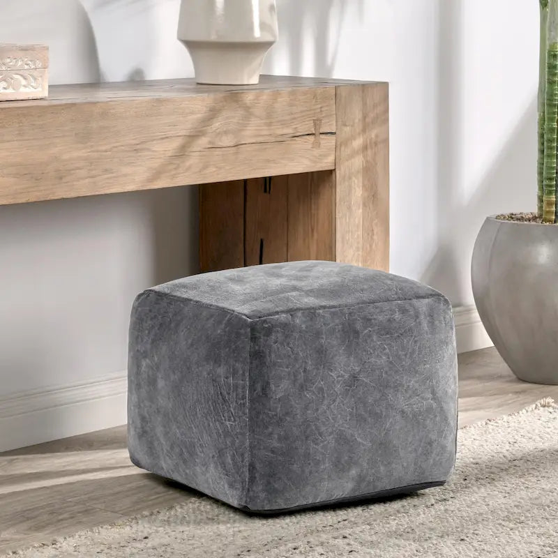 18 Velvet Pouf